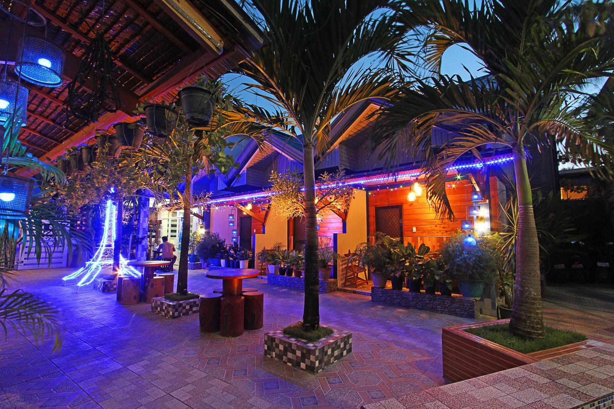 Guest house Foxtail Siargao Island *